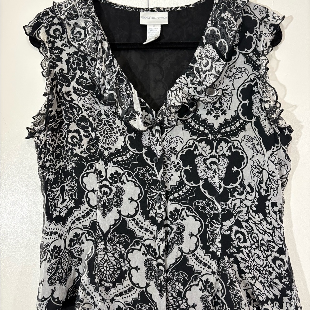 Worthington Black and White Ruffled Buttoned Blouse